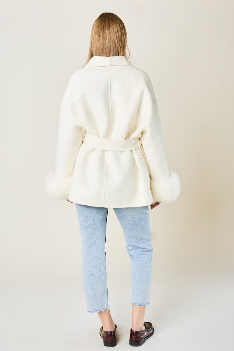 cashmere coat for women in ivory with fox fur details