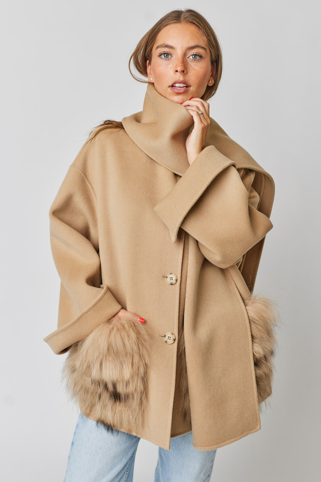 Salzburg Cashmere Coat with Raccoon Fur Pockets Camel | Constance