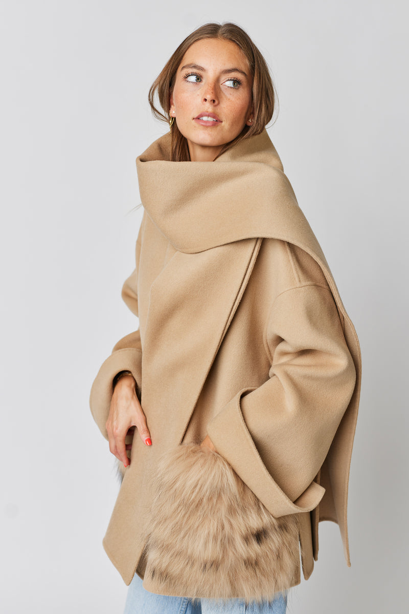 Salzburg Cashmere Coat with Raccoon Fur Pockets Camel | Constance