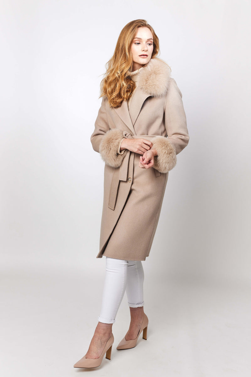 Victoire cashmere coat with fox fur collar and cuffs in beige