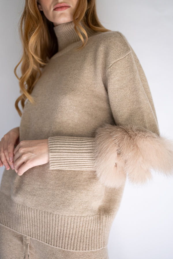 pure cashmere knitwear boyfriend turtleneck with detachable fur details on the sleeves